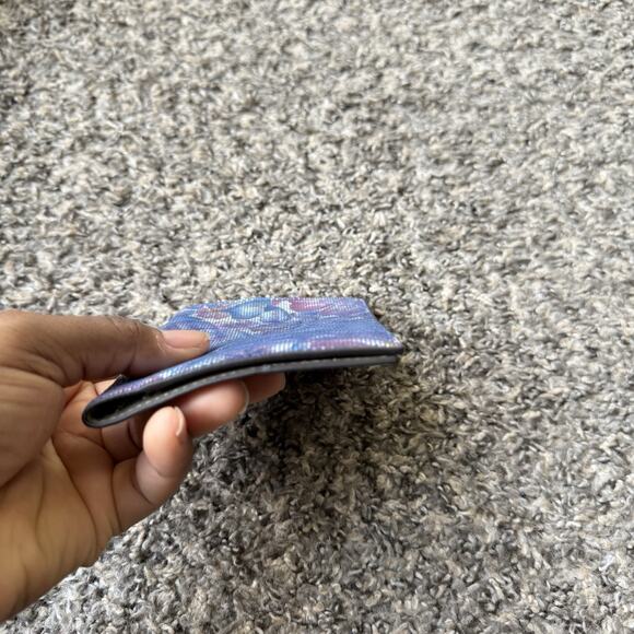 LODIS Embossed FLORAL Leather Bifold ID Holder Multicolor 5.5X X 4 in New - Picture 4 of 4